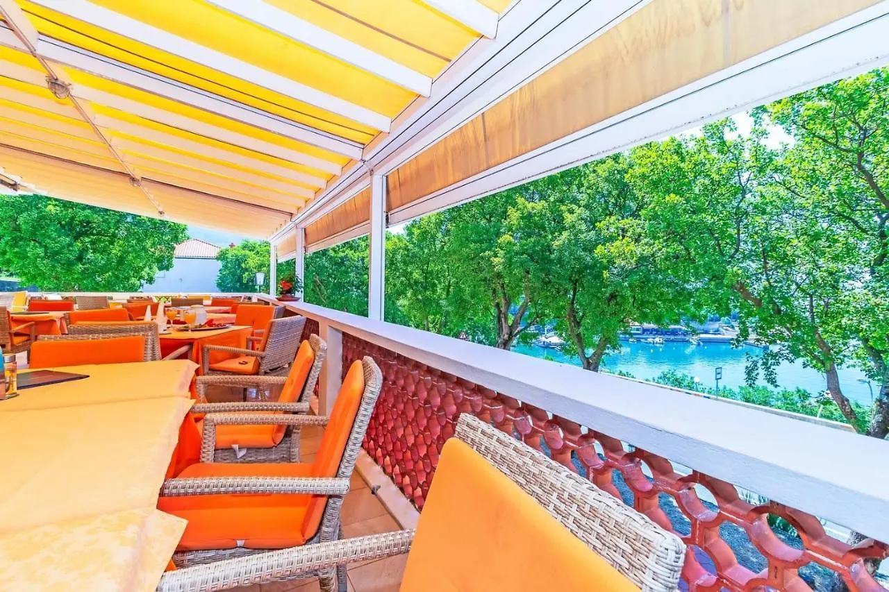 بوفايل Rooms And Restaurant Danica