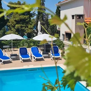 Natali - Heating Pool , Trogir Kroatien