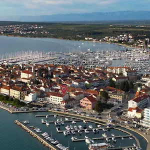 Sangulin Palace M Gostinjska kuća Biograd Na Moru