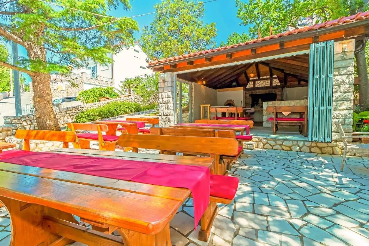 Bed & Breakfast Rooms And Restaurant Danica Povile